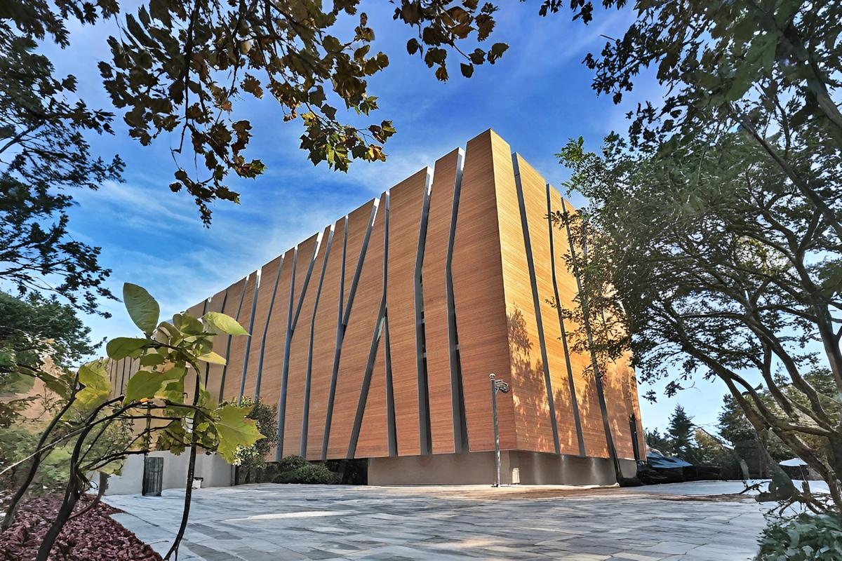 Best Bamboo Cladding in Dubai Premium bamboo cladding and decking engineered for Dubai’s climate — combining renewable materials, high performance, and exquisite finishes for interiors and exteriors.