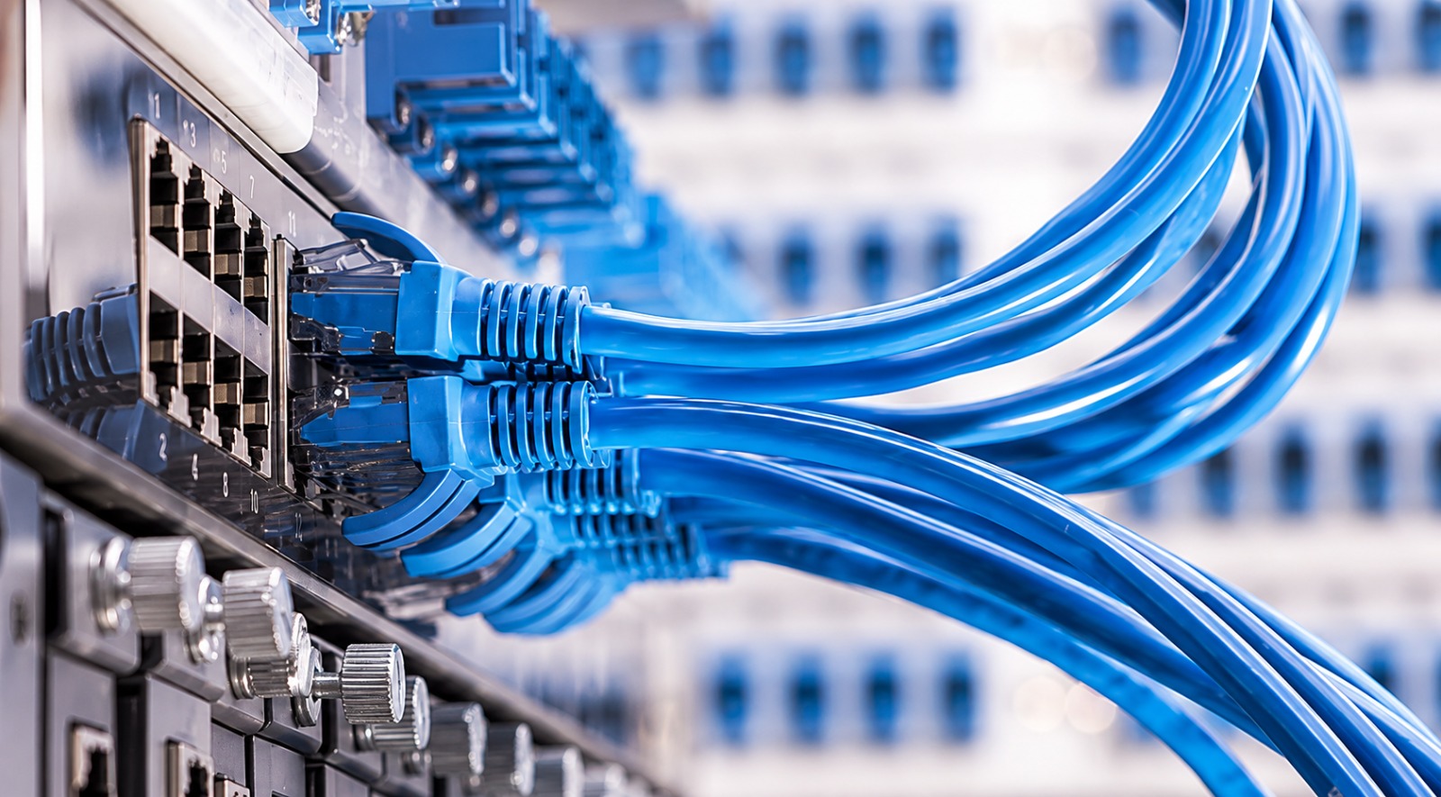Power and data cables for data centers