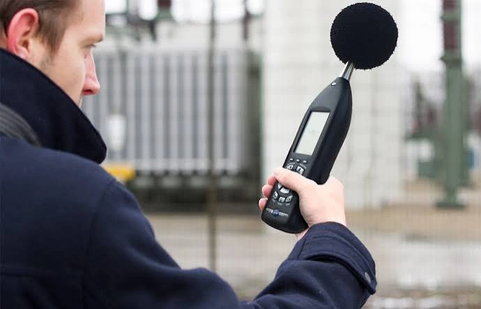 Environmental acoustic noise monitoring equipment setup in UAE